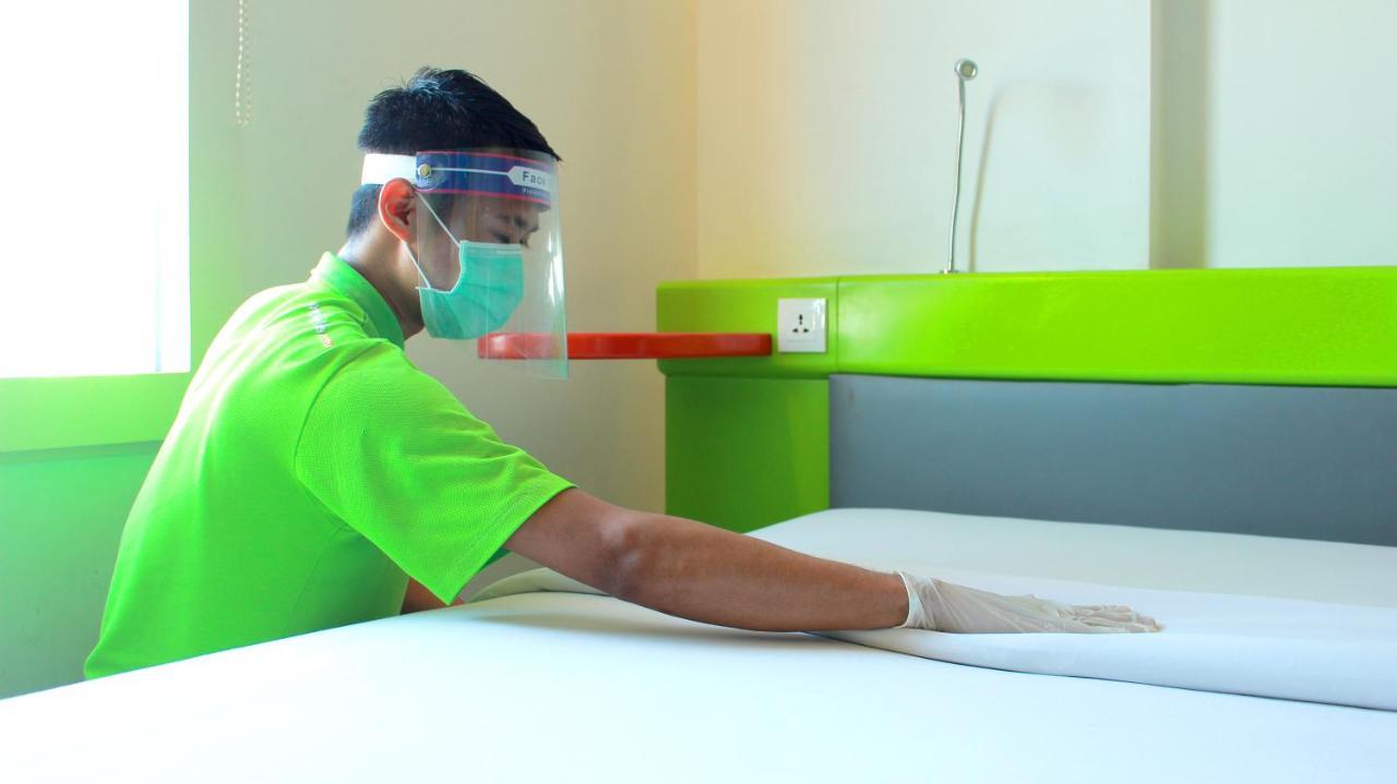 Pop! Hotel Gubeng Surabaya Dış mekan fotoğraf