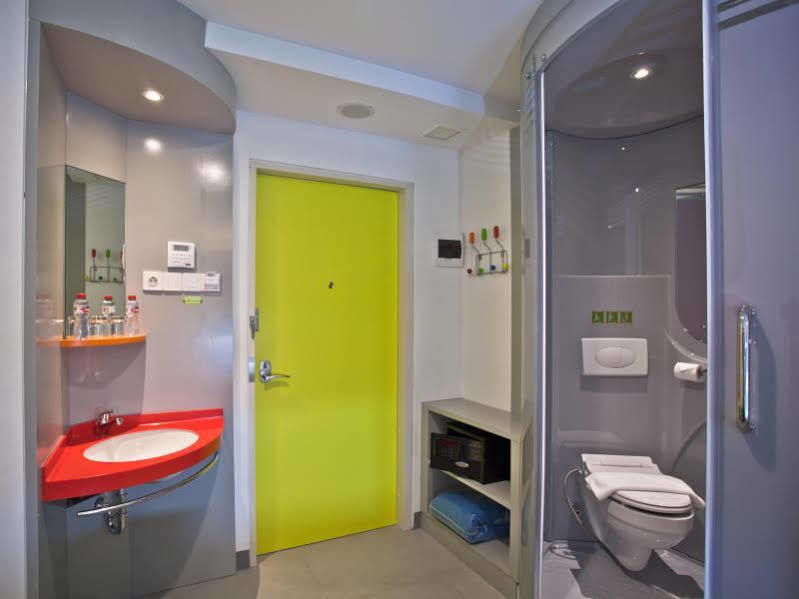 Pop! Hotel Gubeng Surabaya Dış mekan fotoğraf