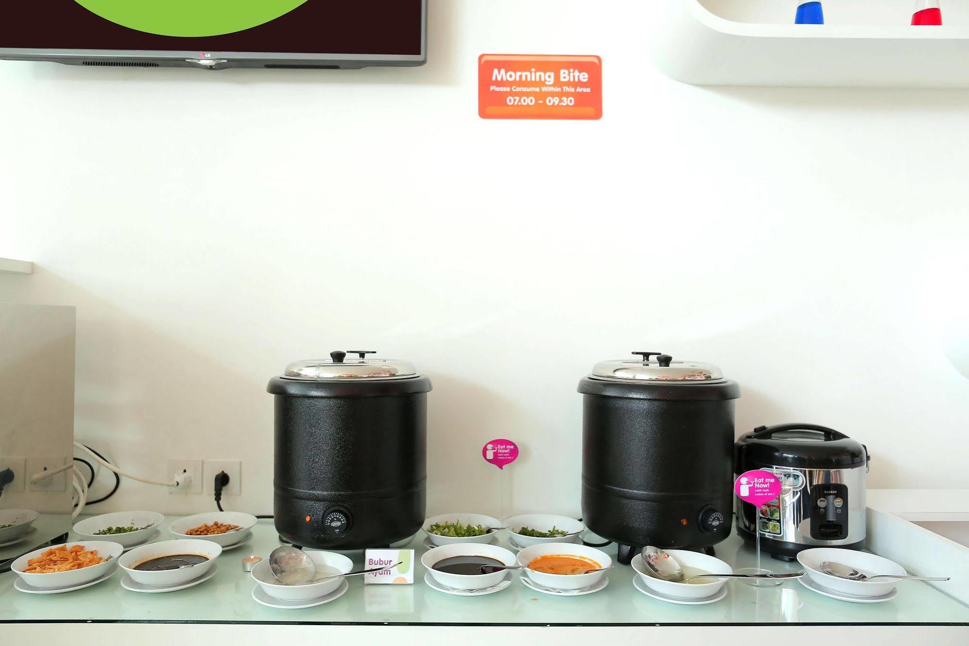 Pop! Hotel Gubeng Surabaya Dış mekan fotoğraf