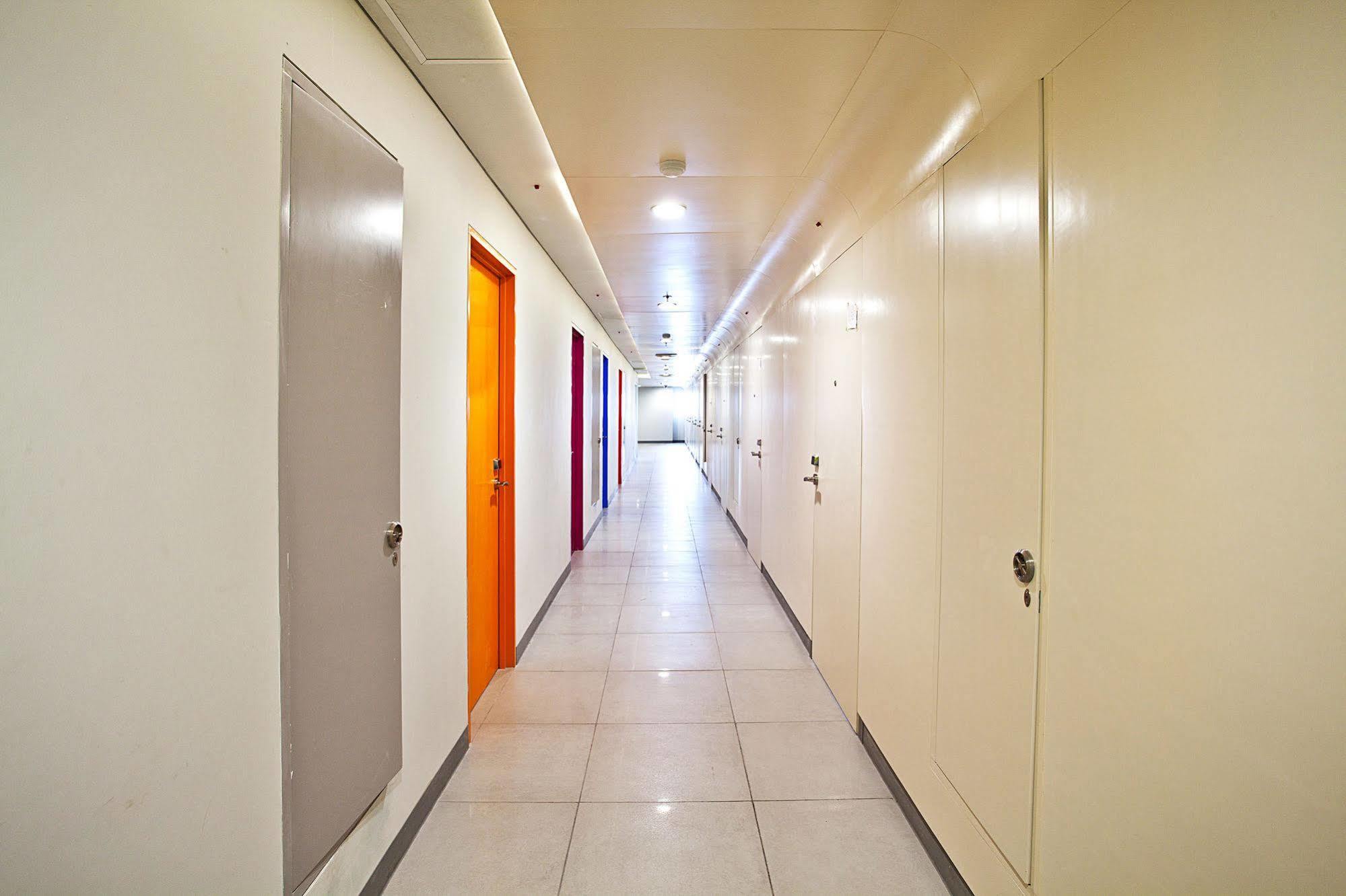Pop! Hotel Gubeng Surabaya Dış mekan fotoğraf